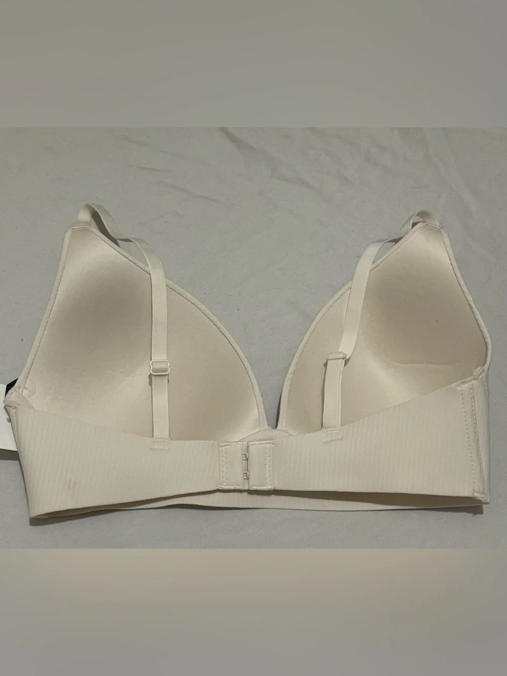 Nautica Ribbed Seamless T-Shirt Bra in Cream